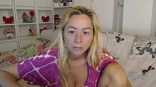 _karolynesyera_ webcam