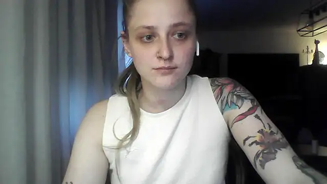 LeaWetGirl webcam