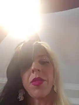 lil_jiggly live cam on StripChat