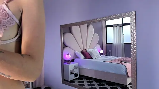 LolaGray__ webcam