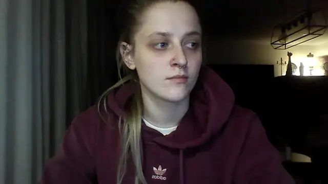 LeaWetGirl webcam