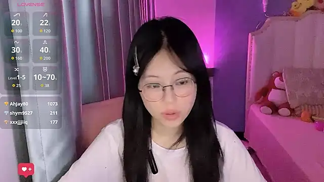 Luna-666 live cam on StripChat