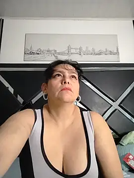 Natasha_miilf webcam