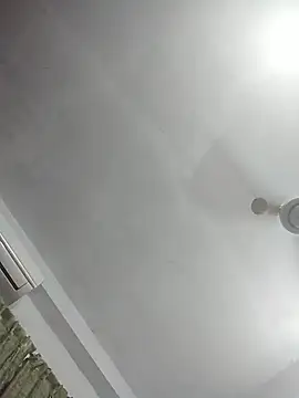 momo_loves webcam