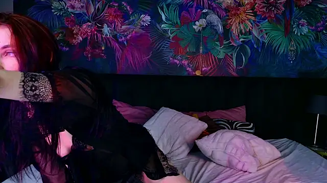 NicoleLuxe webcam