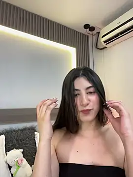 evelyn_hills webcam