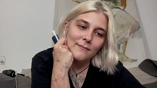 Ella_Bloom webcam