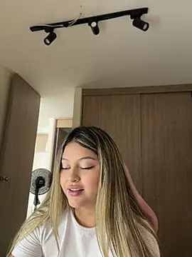 lunablossom_ webcam