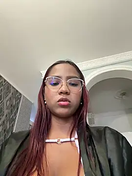 LucyLeah webcam