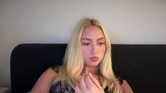 Kitty_Swetty webcam