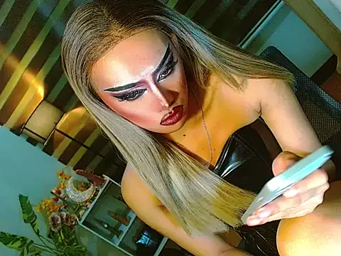HOLLYWOOD_QUEEN_88 webcam