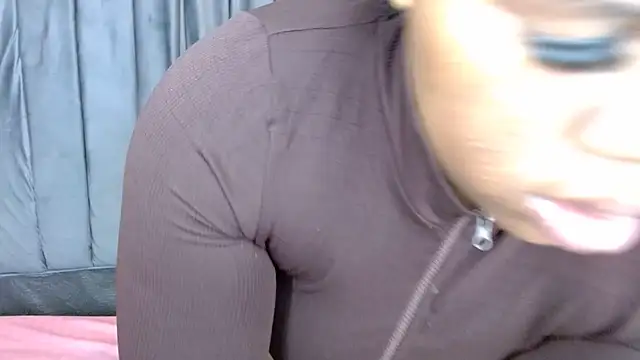 ChubbyBuddyxXx webcam