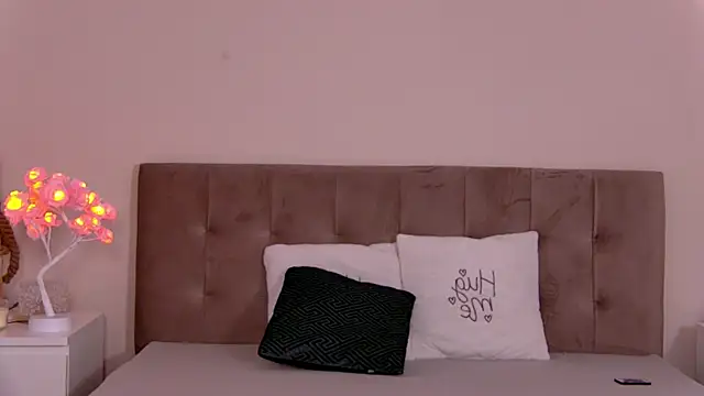 YourLastDesire webcam