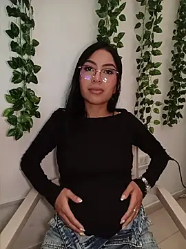 CrystalRouse19 webcam