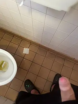 YoungHornyCum_xoxo webcam