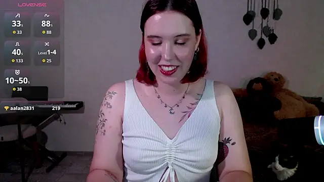 ember_lune webcam