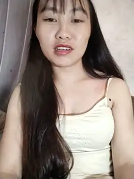 Cherry-squirtt live cam on StripChat