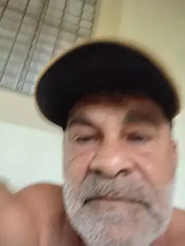 Peludo173317's live cam
