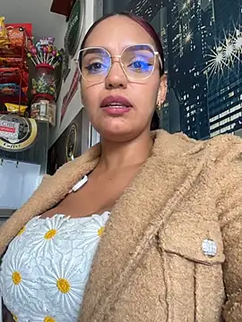 Sara-77 Live Web Cam Show