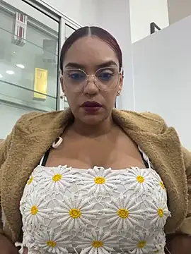 Sara-77 webcam