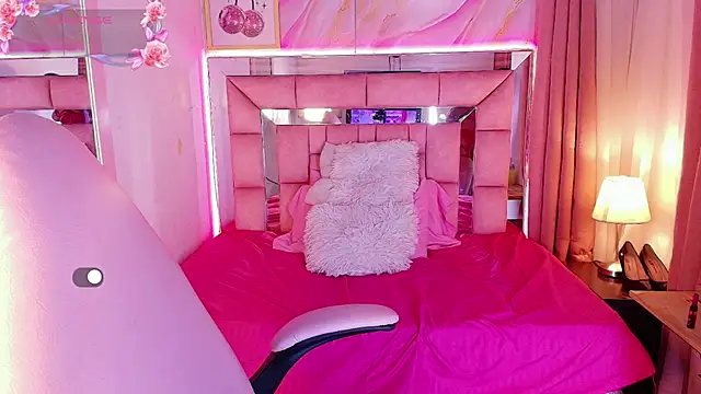 Marilyn_Rouge_ live cam on StripChat