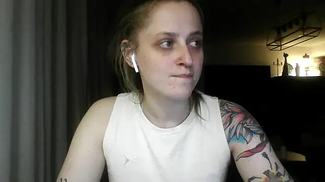 LeaWetGirl webcam