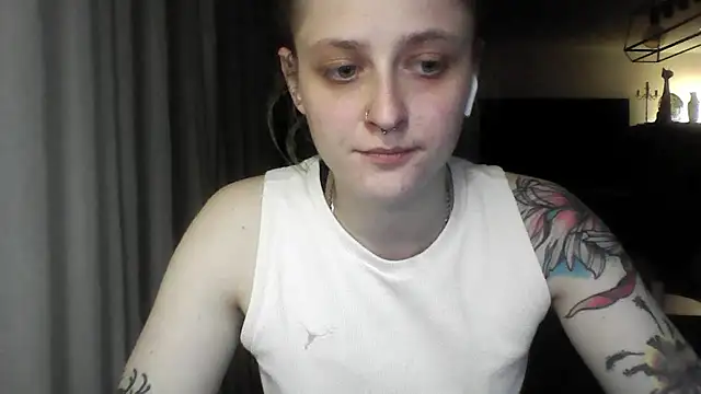 LeaWetGirl webcam