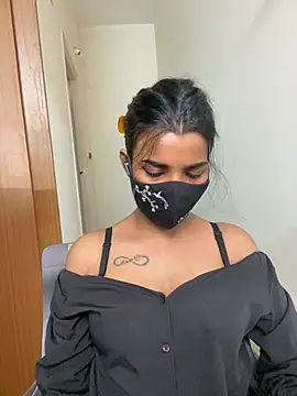 its_ur_flora live cam on StripChat