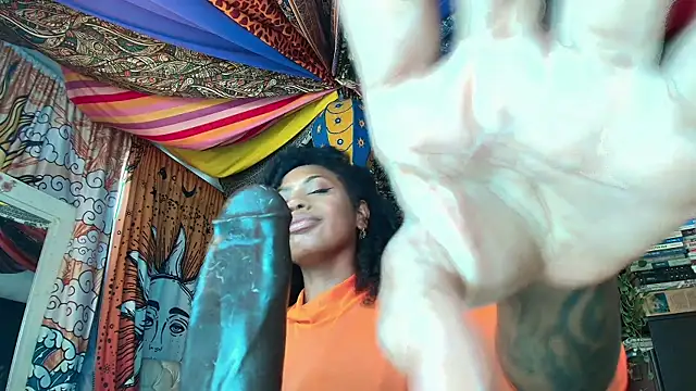 ElizaGrey_ live cam on StripChat
