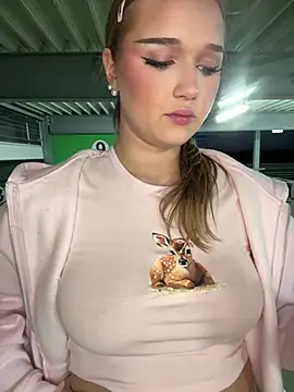 Hannah-2007 live cam on StripChat