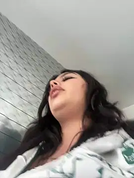 LiliMilk_21 live cam on StripChat