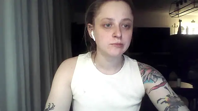 LeaWetGirl live cam on StripChat