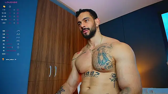 massimo_visconti live cam on StripChat