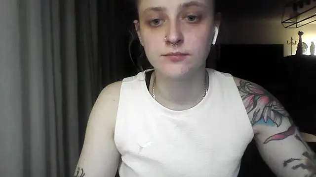 LeaWetGirl webcam