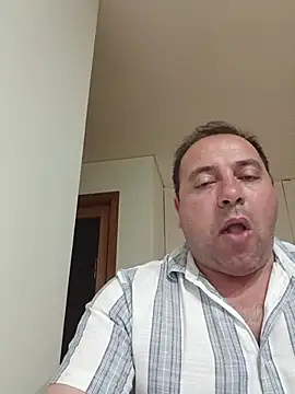 gladieitore live cam on StripChat