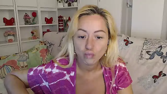 _karolynesyera_ webcam
