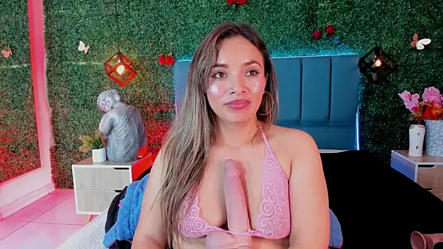 Kiaraa88 webcam