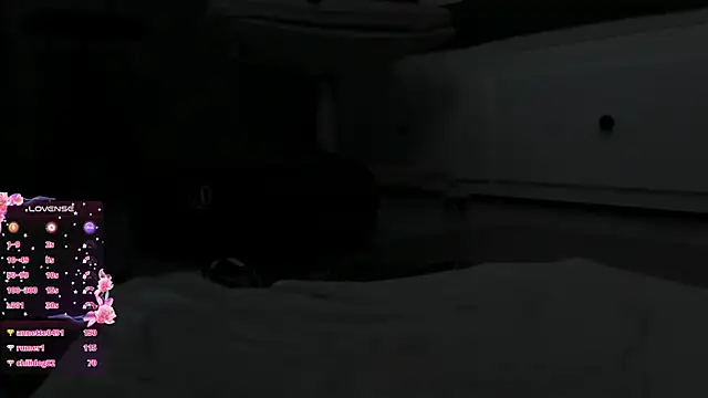 laura-hills18 - Laura-hills18's free webcam - UK Sex Cams