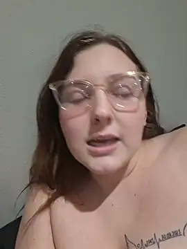 big-white-dick-2001 - BIG-WHITE-DICK-2001's free webcam - UK Sex Cams