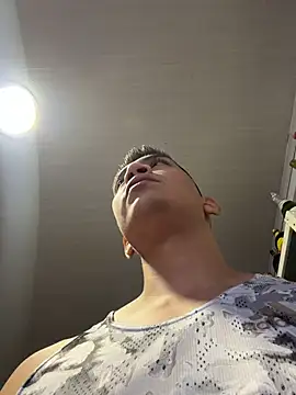 OliverWest04 webcam