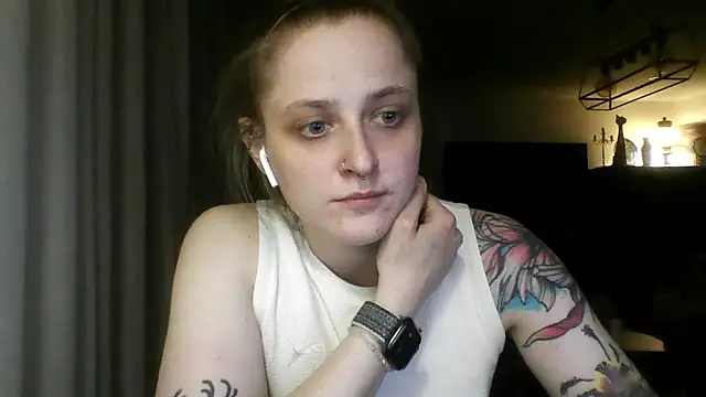 LeaWetGirl webcam
