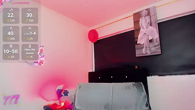 Kendall_hornyy live cam on StripChat