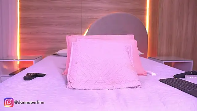 danna_berlin_ live cam on StripChat