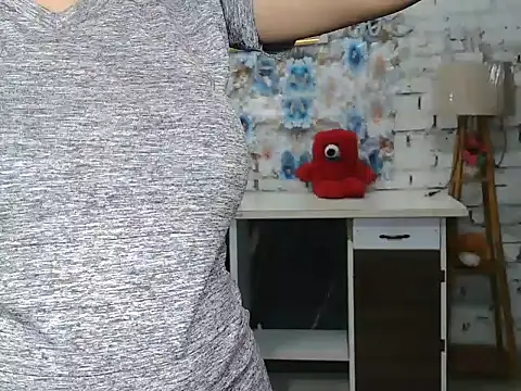 NottyMomo webcam