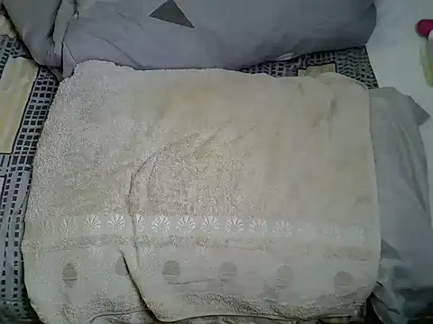 Pearl_petite webcam
