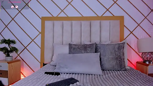 ZaraVesari webcam