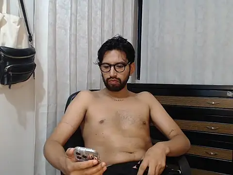 thomass1018 webcam