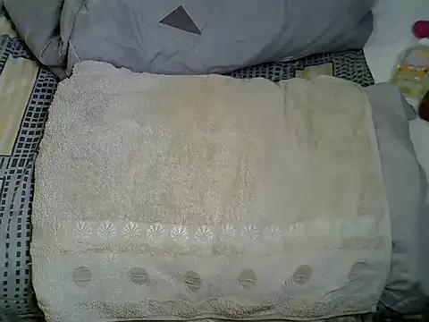 Pearl_petite webcam