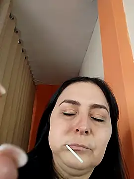 valeria1883 live cam on StripChat
