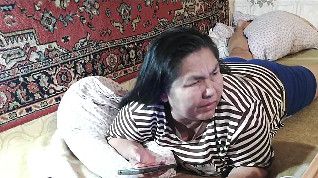 Zulfiya_Bruce webcam